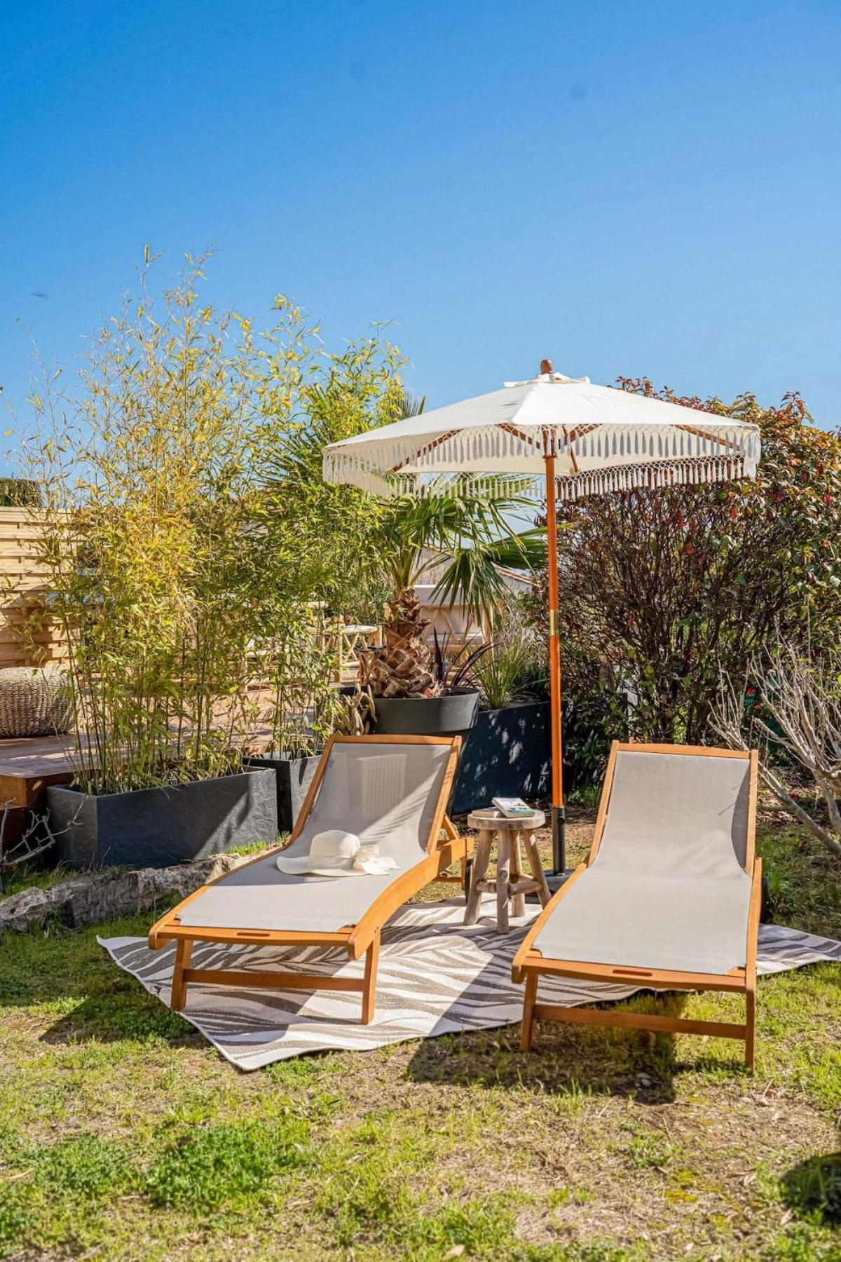 Logement Vue Mer Splendide - Situe A 50 Metres Du Bord De Mer Et 2 Minutes Des Plages - Bandolina Bagian luar foto